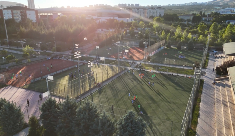 Elazığ Belediyesi’nin Yaz Spor Kurslarına Bin 200 Çocuk Katılıyor