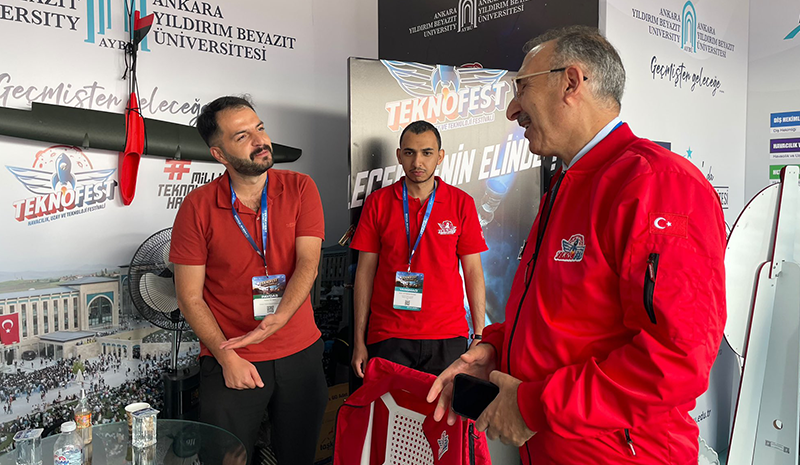 Rektör Prof. Dr. Göktaş’tan TEKNOFEST’te Gençlere Destek